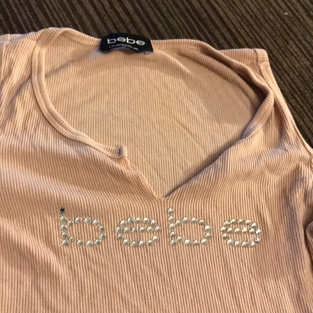 Bebe cut off shoulders shirt - Picture 2 of 5